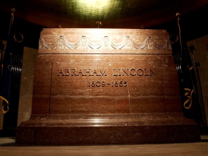 lincoln_headstone
